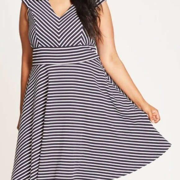 City Chic Dresses & Skirts - City Chic Black and White Chevron Striped Dress sz M/18, EUC